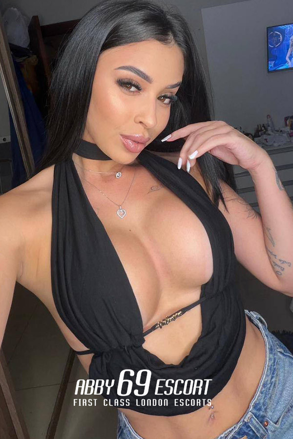 34D For Spanking Silicone London Escort