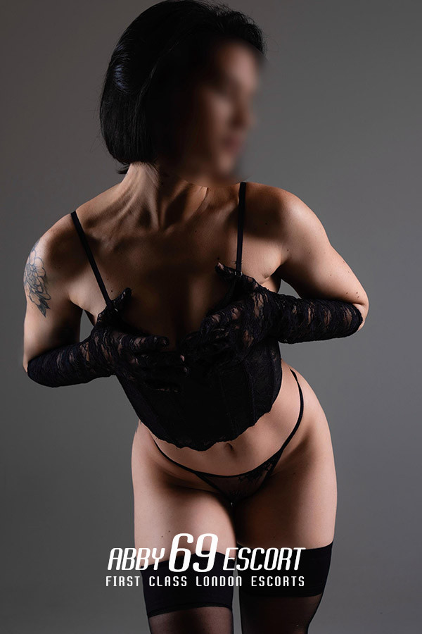34B Model London Escort