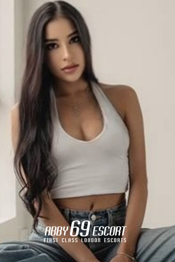 34C 18 Year Old Video London Escort