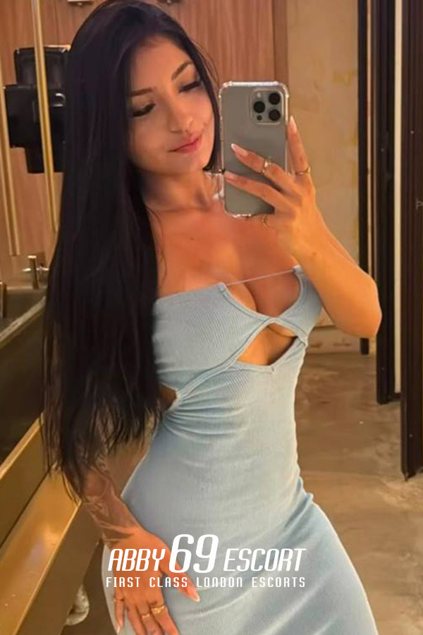 34C Fitness Muscular Fit Body London Escort