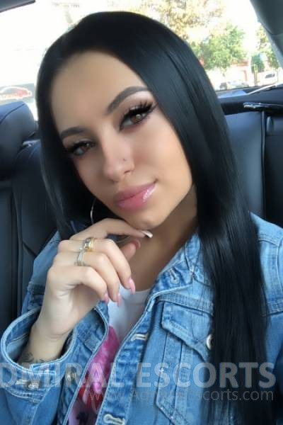 Petite Queensway W Young Selfie Video Hot.jpeg