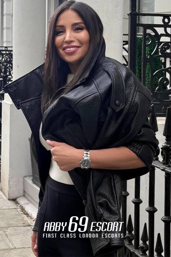 34D Facial Rimming Cim Russian Rub And Tug Naked London Escort