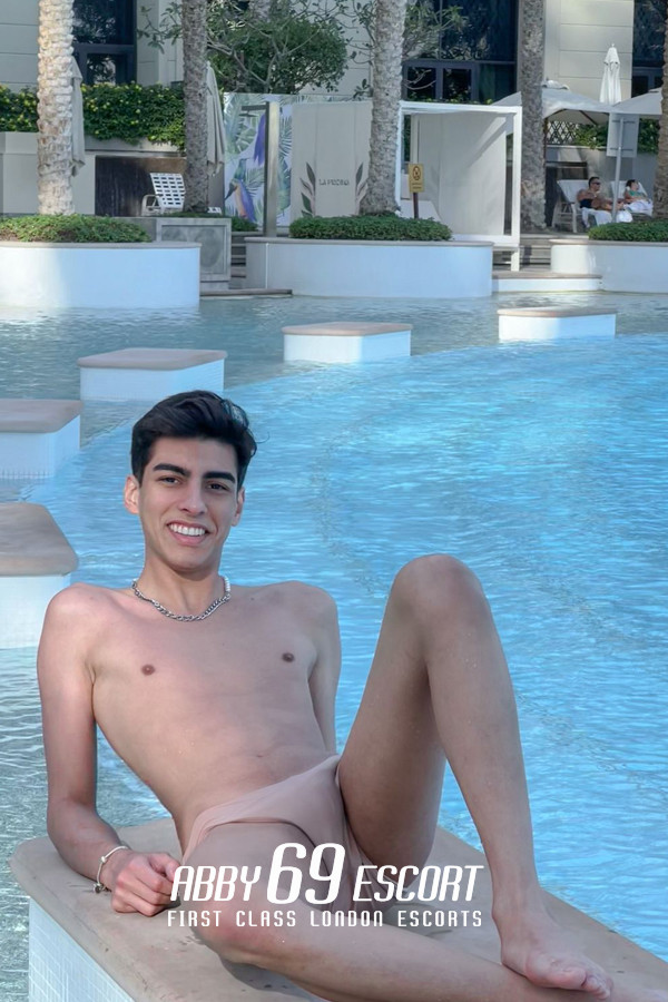 36A Boy Gay Male Gigolo Young Teen Hung Skinny Italian London Escort