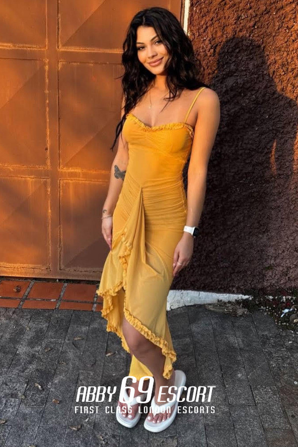 34B xxx Cheap Credit Card Rimming giving London Escort