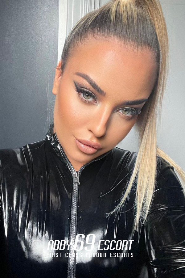 32B Dominatrix London Escort