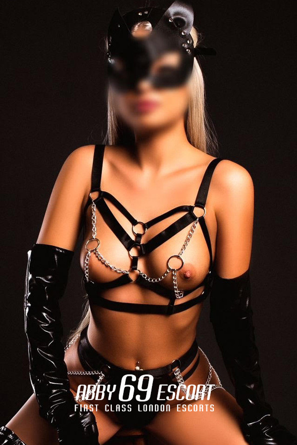 34B 24hour Spitting London Escort