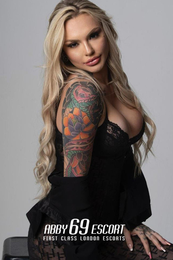 32D Poplar London Escort