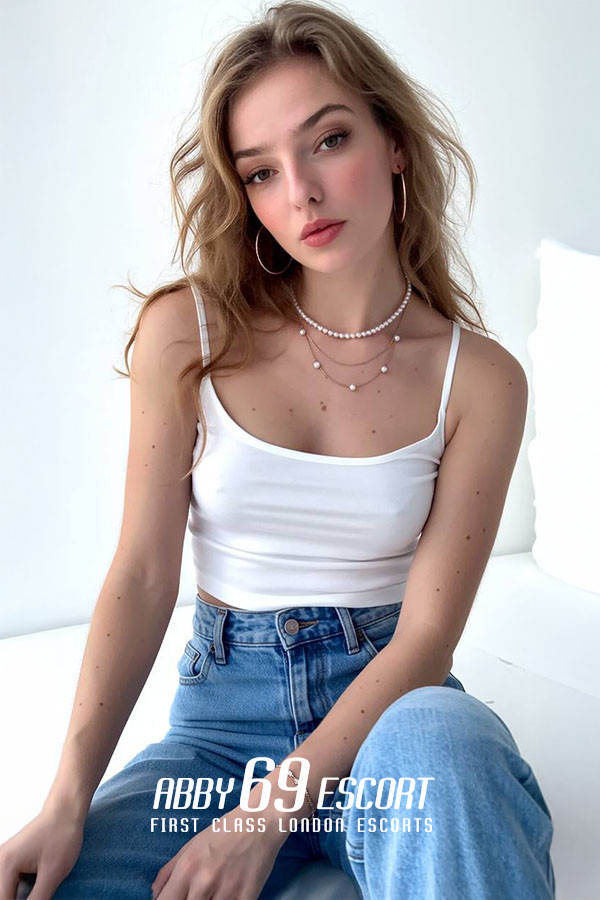 34B Twenties London Escort