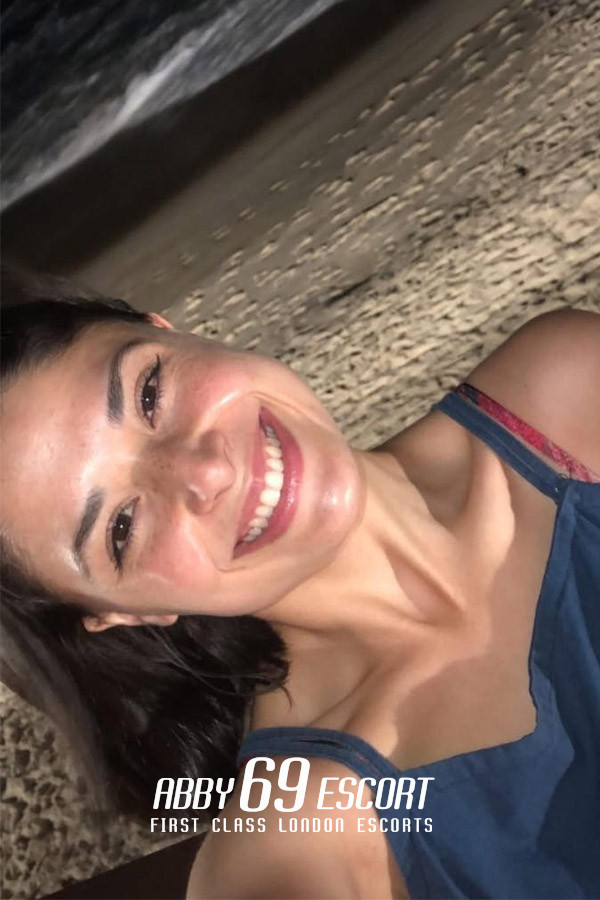 34C BJ Pussy Worship England Swingers Nice Tits London Escort