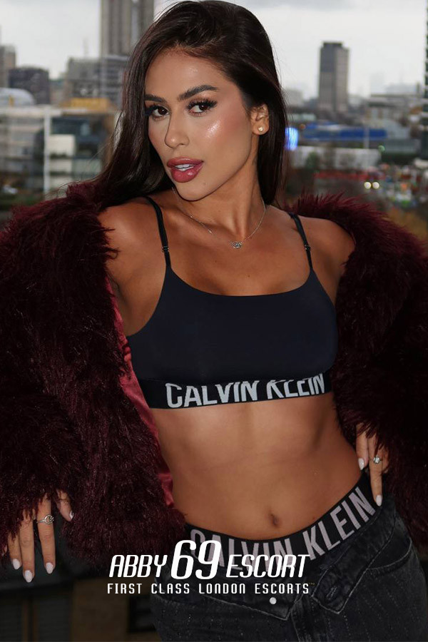 38C Overnight London Escort