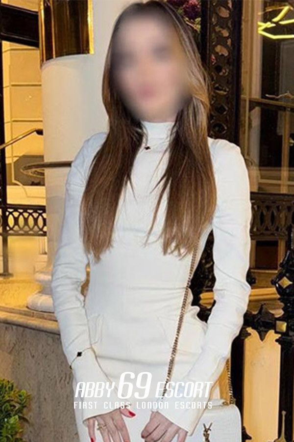 34B Handjob London Escort