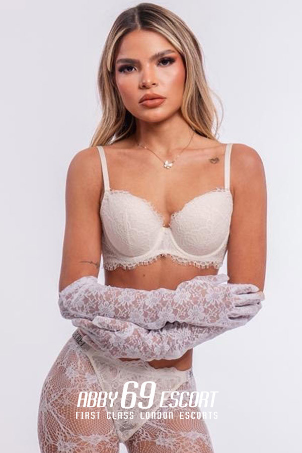 32B Super Skinny Anorexic London Escort