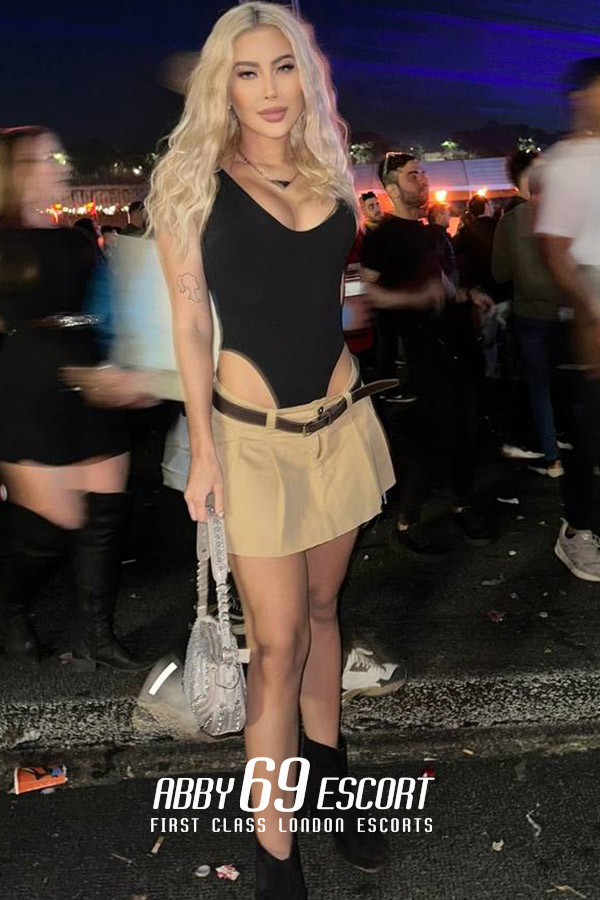 34C Stag Party Birthday Orgy London Escort